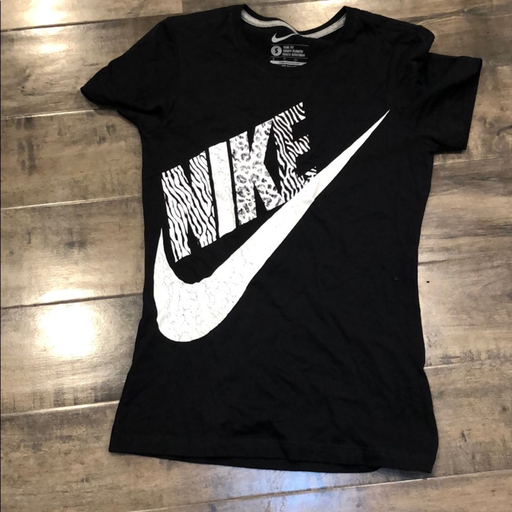 Nike Shirt Size Small